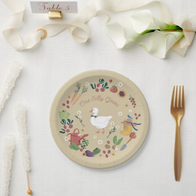 Ein Albernes Goose Bauer Garden Thema Tan Pappteller (Hochzeit)