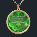 Ein alter irischer Segen Vergoldete Kette<br><div class="desc">Elegantes, einzigartiges goldfarbenes Juwel mit smaragdfarbenem Edelstein und Kleeblatt ineinander mit einem antiken irischen Gebet für den Heiligen Paddy's Day (, St. Patty ). Lebhafte 3D-Edelsteine und sehr präzises Design, 3D-Modellierung und Darstellung von Bulgan Lumini (c).Teil aus der Serie Hyper Talismans. .Ein elegantes und klassisches Design mit einem alten Pergament....</div>