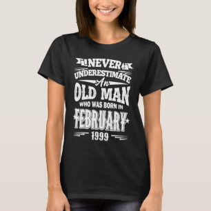 Ein alter Mann, der im Februar 1999 am 24. Geburts T-Shirt