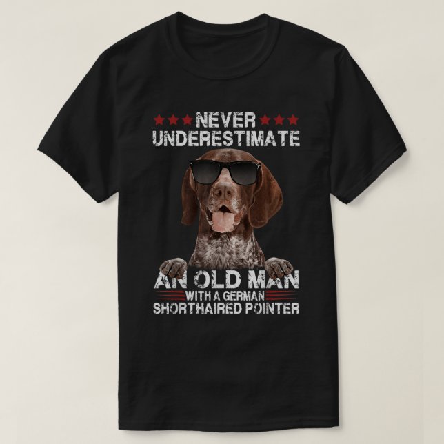 Ein alter Mann mit einem deutsch-kurzhaarigen Zeig T-Shirt (Design vorne)