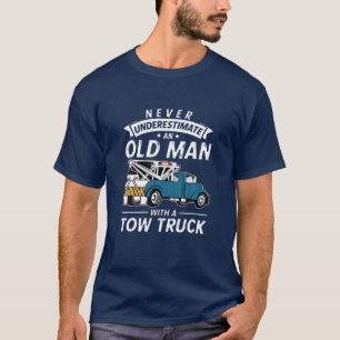 Ein alter Mann mit einem lustigen LKW wird nie unt T-Shirt