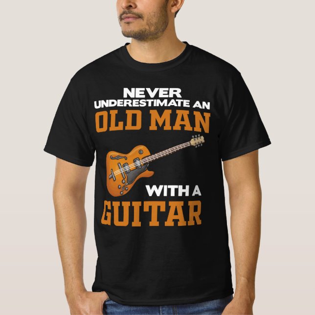 Ein alter Mann mit einem schwarzen Gitarren-T - Sh T-Shirt (Vorderseite)