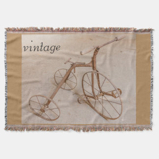 EIN ALTER REIZFAHRRAD 1928 DURCH BLANKET DECKE