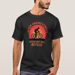 Ein alter Typ auf einem Fahrrad Vintag nie untaugl T-Shirt