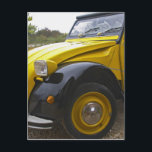 ein altes, schwarz-gelbes Citroen 2CV 2 CV, Postkarte<br><div class="desc">COPYRIGHT Per Karlsson, DanitaDelimont.com | EU09 PKA1897.jpg | Eine alte schwarz-gelbe Citroen 2CV 2 CV, Scheinwerfer Domaine la Tourade, Andre Andre Richard, Gigondas, Vacqueyras, Vaucluse, Provence, Frankreich</div>