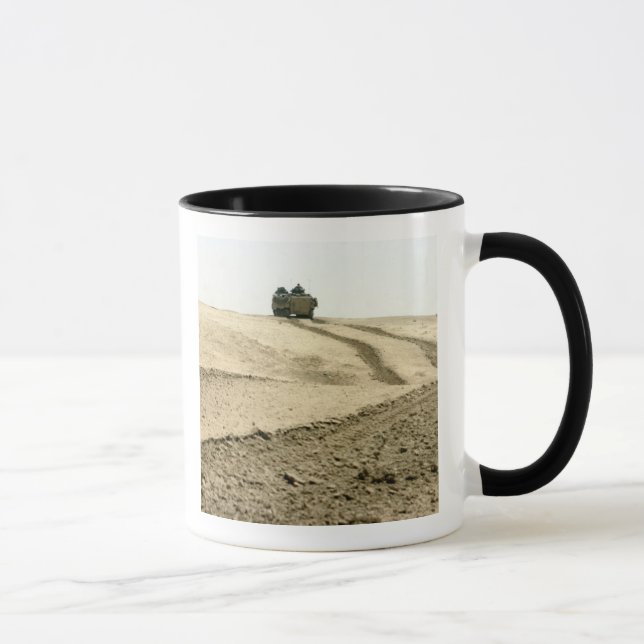 Ein Amphibienfahrzeug Tasse (Rechts)