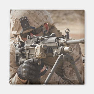 Ein Artillerist der automatischen Waffe der Gruppe Magnet