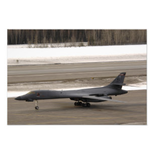 Ein B-1B Lancer führt eine Touch - und - gehen Fotodruck