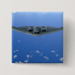 Ein B-2 Geist steigt durch den Himmel Button
