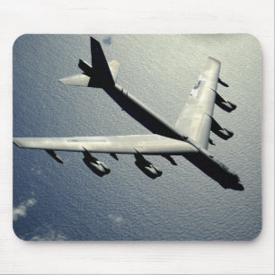 Ein B-52 Stratofortress im Flug Mousepad