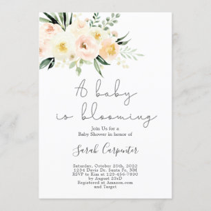 Ein Baby blüht in Grün und Dusche für ein blühende Einladung