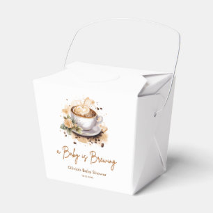 Ein Baby braut braunen Kaffee - Babyparty Geschenkschachtel