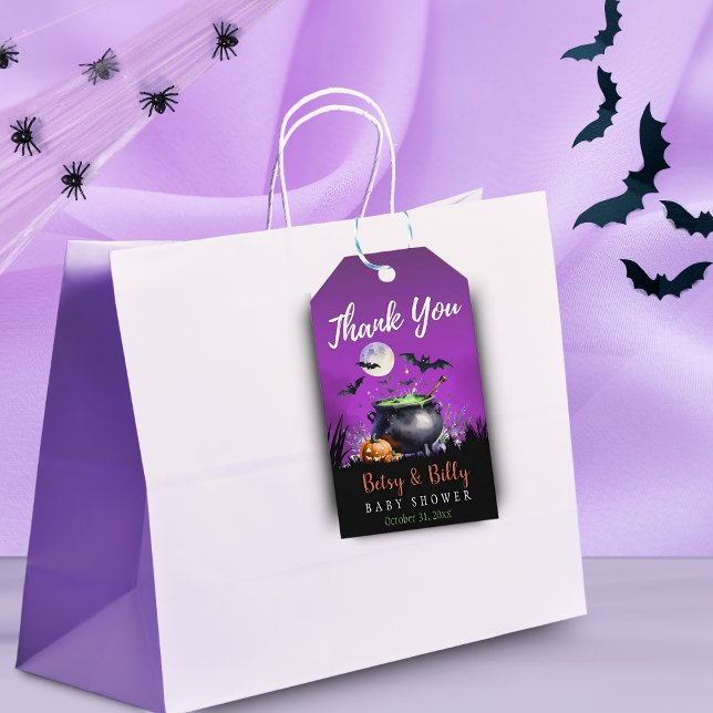 Ein Baby braut Halloween-Kinderdusche Geschenkanhänger (Von Creator hochgeladen)