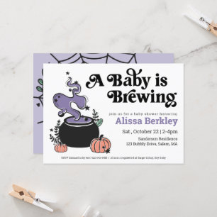 Ein Baby braut Halloween-Kinderdusche und lädt daz Einladung