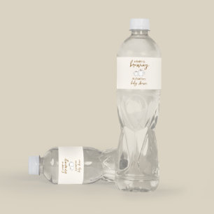 Ein Baby brütet eine Babydusche