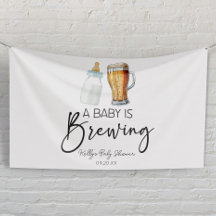 Ein Baby brütet eine Flaschengrübe-Glass-Babydusch