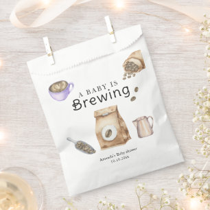 Ein Baby brütet eine Kaffee-Cup-Babydusche Geschenktütchen