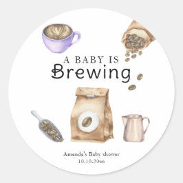 Ein Baby brütet eine Kaffee-Cup-Babydusche Runder Aufkleber