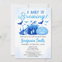 Ein Baby brütet einen blauen Halloween-Baby-Duschj