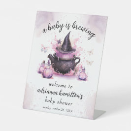 Ein Baby brütet Halloween-Babydusche. Empfang Sockelschild