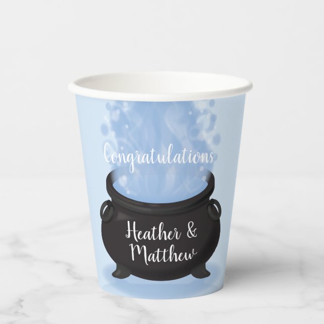 Ein Baby brütet Hexendusche Gothic Blue Pappbecher (Vorderseite)