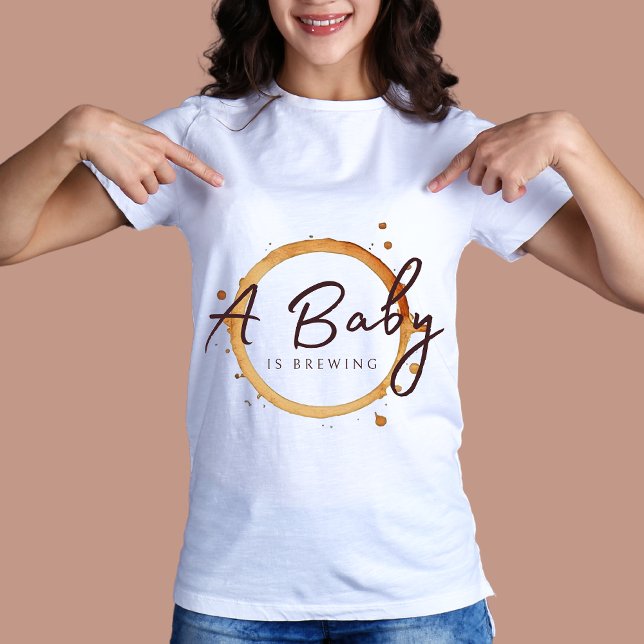 Ein Baby brütet Kaffeebohnen Babydusche T-Shirt (Von Creator hochgeladen)