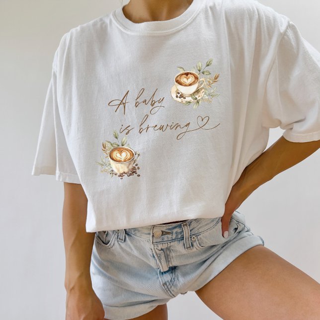 Ein Baby brütet weißes Teemaschine | Kaffee T-Shirt (Von Creator hochgeladen)