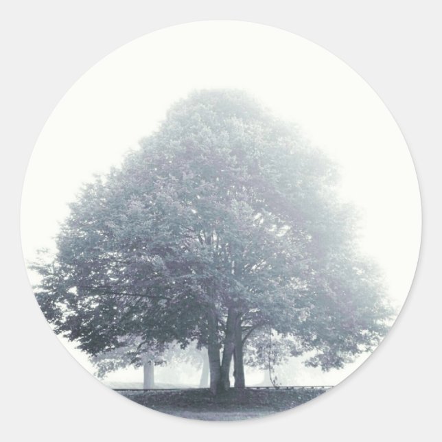 Ein Baum im Nebel Runder Aufkleber (Vorderseite)