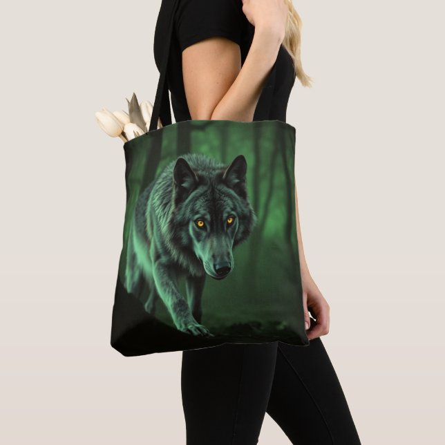 Ein beängstigender Blick auf einen Nachtwolf Tasche (Von Nahem)