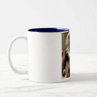 ein Becher-Bild eines geliebten Welpen Zweifarbige Tasse