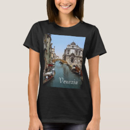 Ein belebter Kanal in Venedig (1900) T-Shirt
