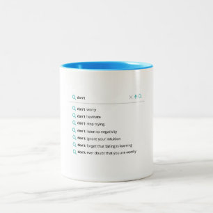 Ein beruhigendes Bild mit dem Satz "Keine Sorge!" Zweifarbige Tasse