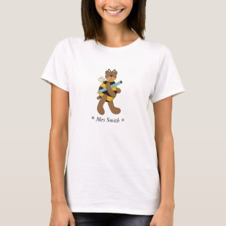 Ein Bienenbär, der einen Stift trägt T-Shirt