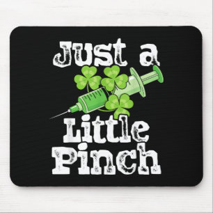 Ein bisschen lustiger St. Patricks Day Krankenpfle Mousepad
