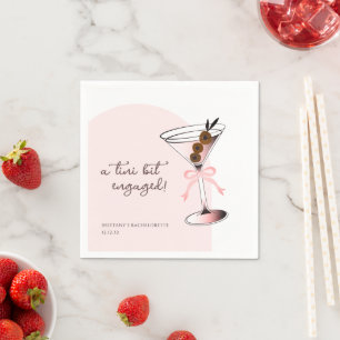 Ein bisschen verlobt Martini Pink Bachelorette Serviette