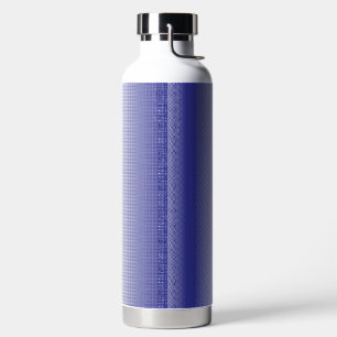 ein blau-weiß gestreifter Hintergrund Trinkflasche