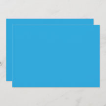 ein blauer Hintergrund mit einer schwarz-weißen Ka