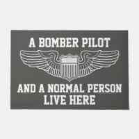 Ein Bomber-Pilot und eine normale Person, die