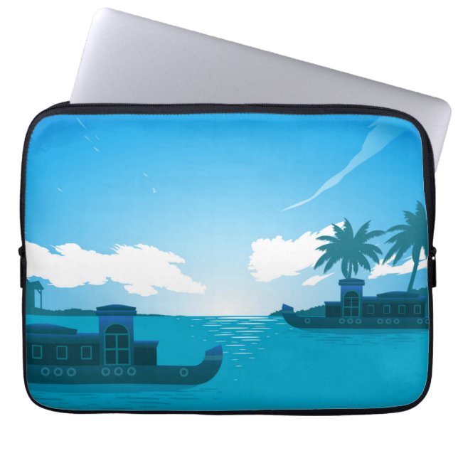 Ein Boot im Meer-18530 Laptopschutzhülle (Vorderseite)