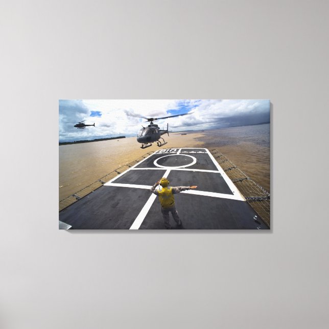 Ein brasilianischer Eurocopter bereitet sich auf d Leinwanddruck (Vorderseite)