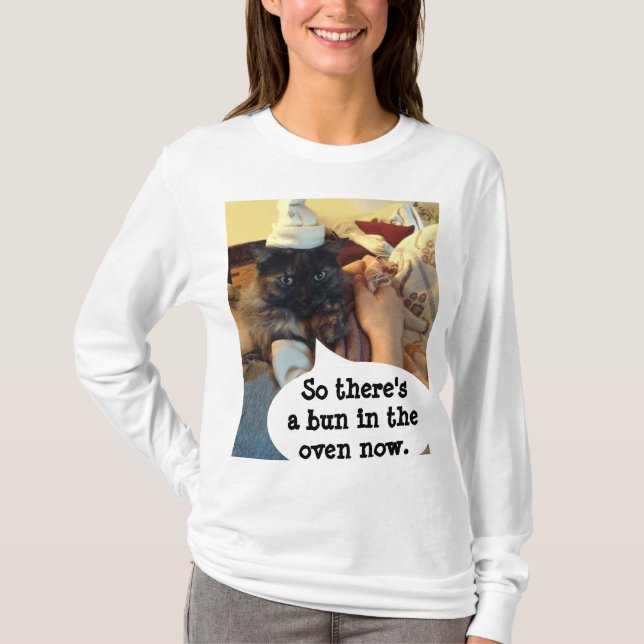 Ein Bun im Oven Maternity Shirt von RoseWrits (Vorderseite)