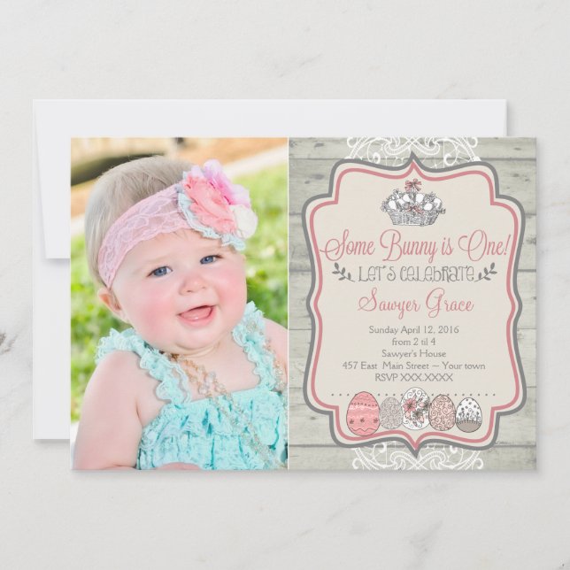 Ein Bunny ist eine Osterfeier-Einladung Einladung (Vorderseite)