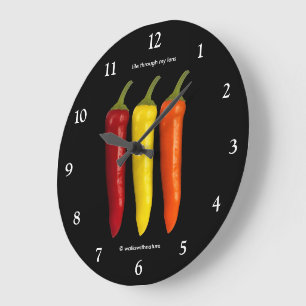Ein buntes Trio der Banana-Paprikaschoten Große Wanduhr
