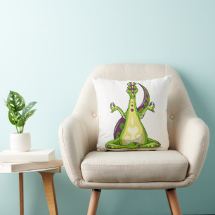 Ein Cartoon Iguanodon Dinosaurier, der Yoga macht. Kissen