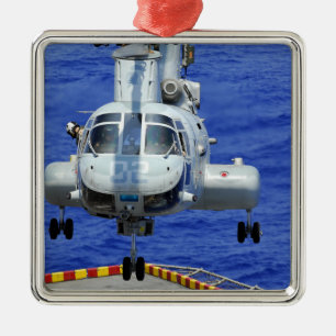 Ein CH-46E Seeritterhubschrauber Ornament Aus Metall