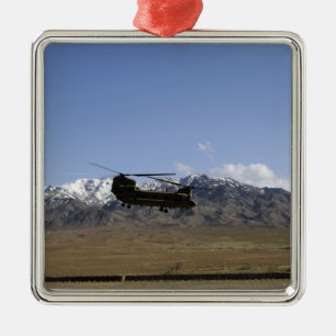 Ein CH-47 Chinook entfernt sich Ornament Aus Metall