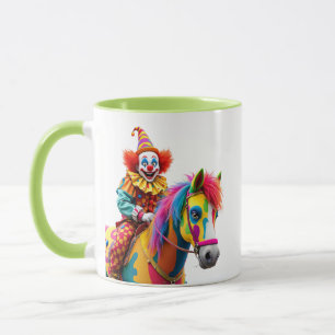 Ein Clown reitet auf einem Regenbogenpferd. Tasse