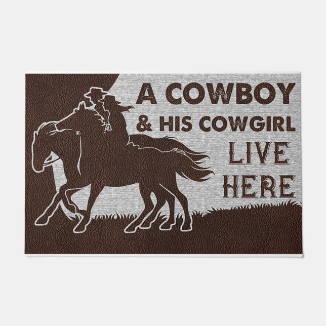 Ein Cowboy und sein Cowgirl leben hier Fußmatte (Vorderseite)