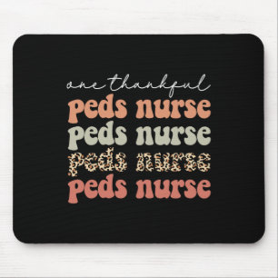 Ein dankbarer PEDS Nurse Autumn Tree Herbstlaubs T Mousepad