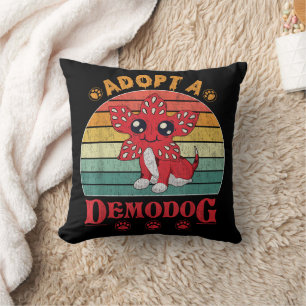 Ein Demodog-Lieblingsgeschenk für Männer adoptiert Kissen
